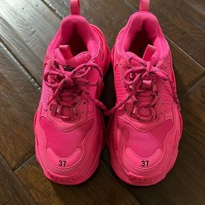 Balenciaga lightly worn (10 times) hot pink